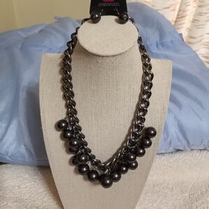 GET OFF MY RUNWAY - BLACK - NECKLACE/Earrings. NWT